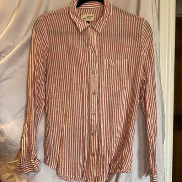 Universal Thread button down - Picture 1 of 5